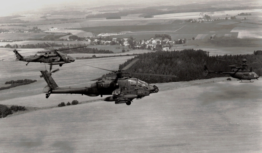 Vrtulníky západních armád při obletu státní hranice mezi ČSSR a SRN, asi 1985–86. Zdroj: archiv Jiřího Jogla