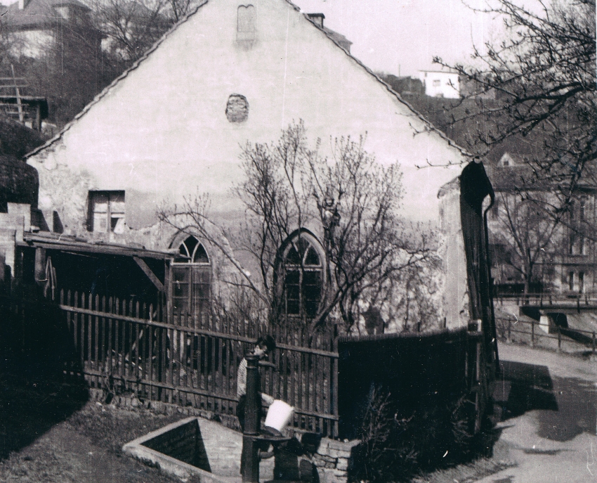 Michelská synagoga krátce poté, co se Šnáblovi nastěhovali, asi rok 1958. Zdroj: archiv pamětníka