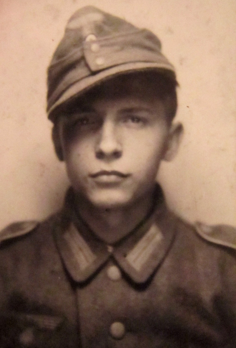 Adolf Kůrka jako sedmnáctiletý při nástupu do německé armády.
