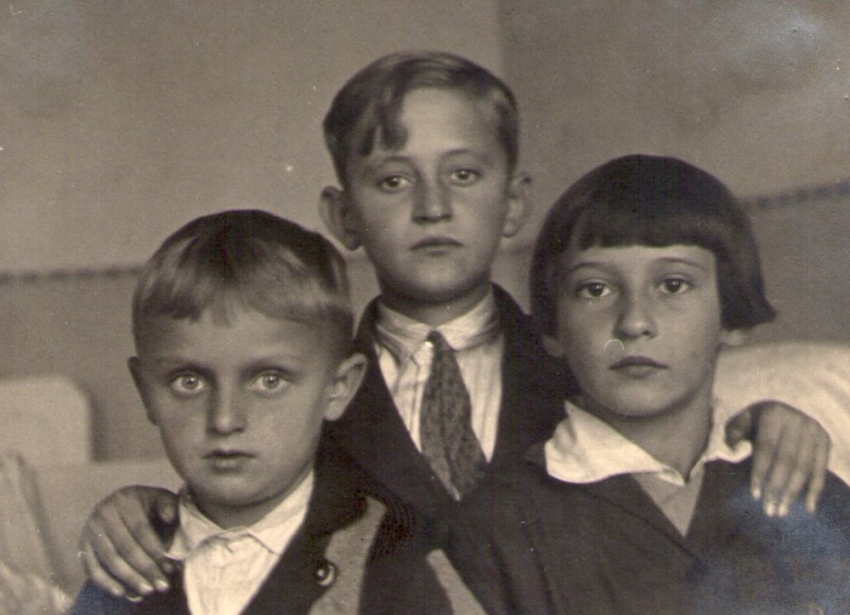 Boris Masník (vlevo) s bratry.