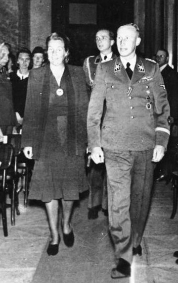 Reihard a Lina Heydrichovi. Zdroj: Bundesarchiv / CC-BY-SA