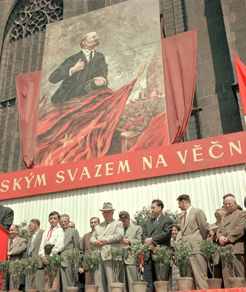 Se Sovětským svazem na věčné časy a nikdy jinak. Nikita Chruščov na návštěvě Plzně 1. července 1957. Foto: ČTK/Lomoz Viktor