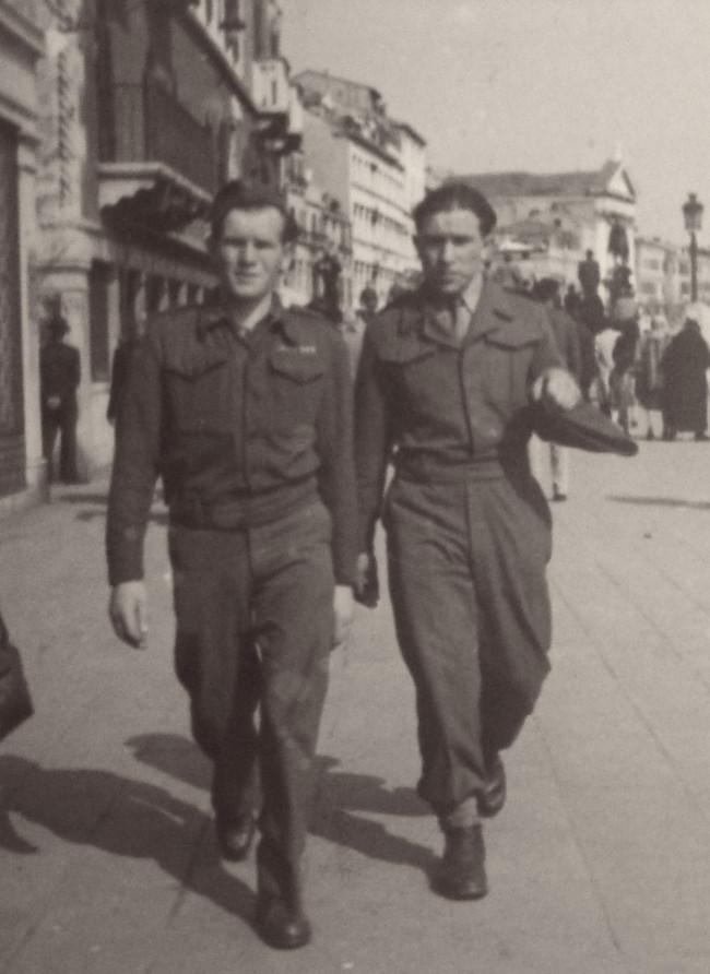 Služba pro UNRRA, Benátky 1. 4. 1946, Michal Demjan vpravo
