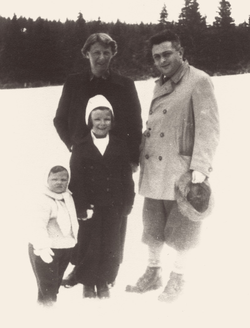 Šťastná rodina v roce 1936.