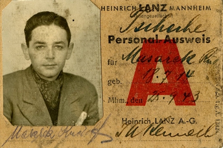 Falešný pracovní průkaz, pod kterým se Richard Glazar ukrýval v Německu. Foto: archív Pavly Glazarové-Fröhlich/Národní archív