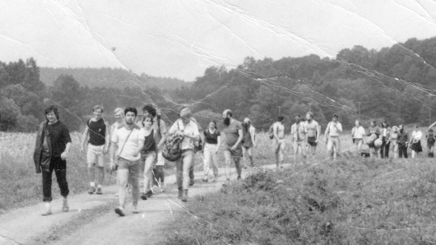 Největší akce Havlíčkovy mládeže pochod do Havlíčkovy Borové se zúčastnilo 29. července 1989 asi sto lidí a StB ji sledovala z vrtulníku. Foto: Muzeum Vysočiny Havlíčkův Brod