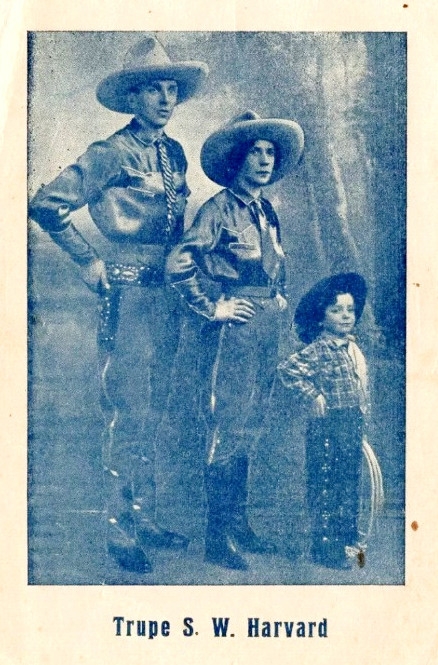 Malý Sigmund s rodiči v kovbojské show. Zdroj: archív Sigmunda Hladíka