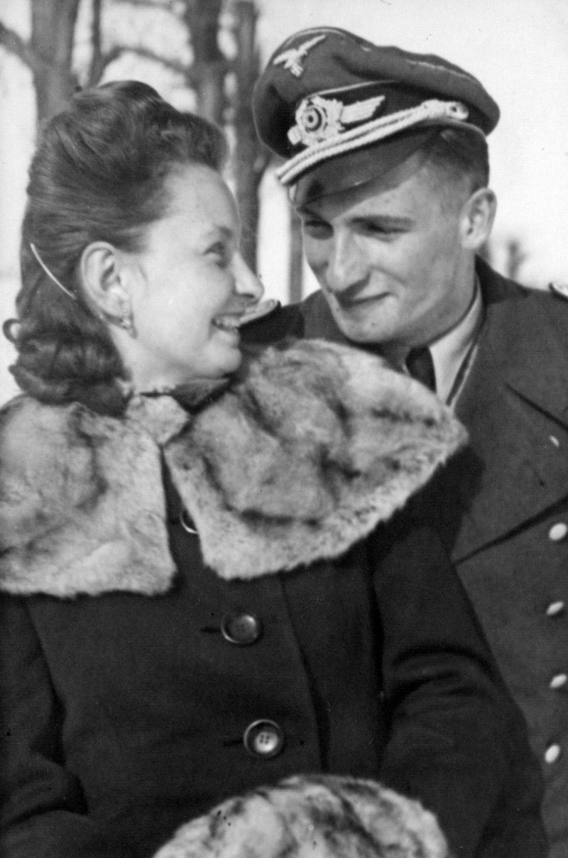 Ingeburg se snoubencem Gerhardem Kopperem v roce 1944. Foto: Paměť národa