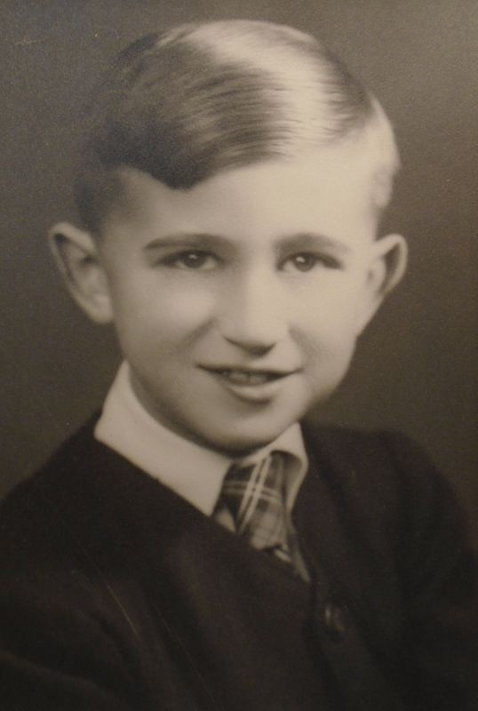 Ivo Klempíř, školní foto z roku 1941. Zdroj Paměť národa / archiv pamětníka