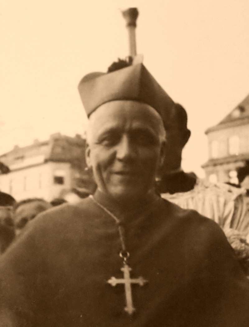 Arcibiskup Josef Beran na návštěvě rodné Plzně v roce 1947. Foto: Paměť národa