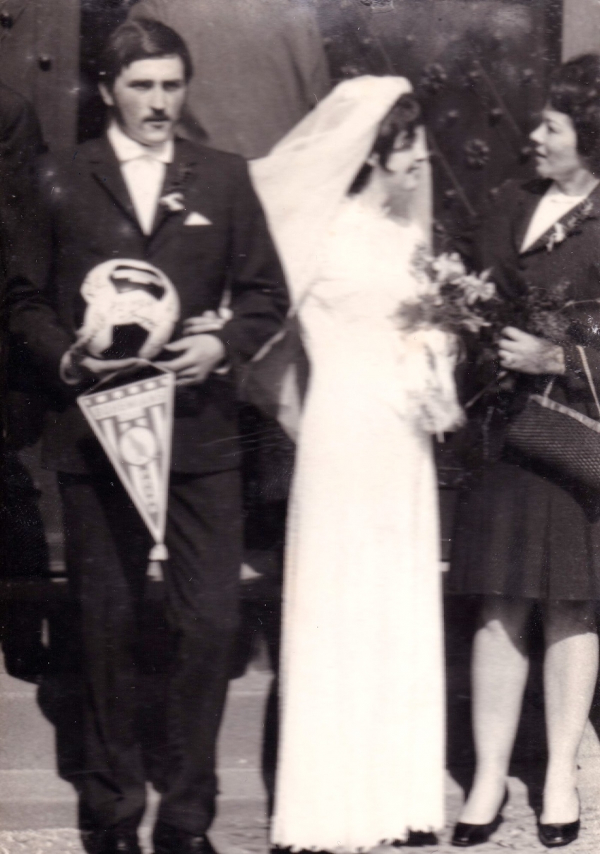 Na svatební fotografii s manželkou Vlastou, 1971 Zdroj: Archiv pamětníka