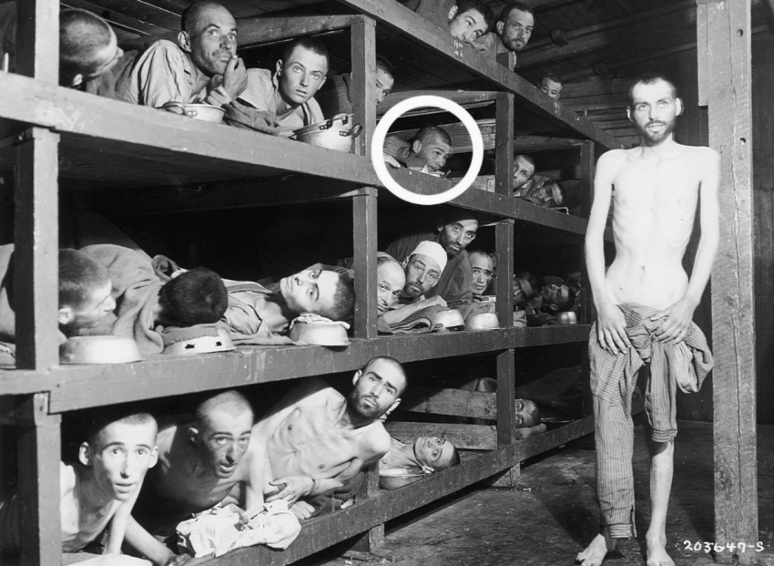 Naftali Fürst na slavné fotografii z tábora Buchenwald po osvobození. Foto: Paměť národa/archív Naftali Fürsta