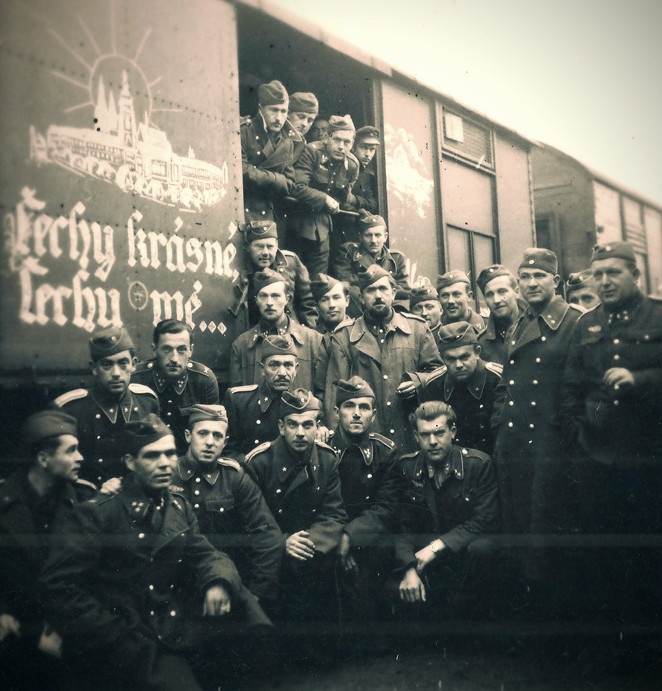 Odjezd Vládního vojska do Itálie v květnu 1944. Zdroj: Vojenský historický ústav
