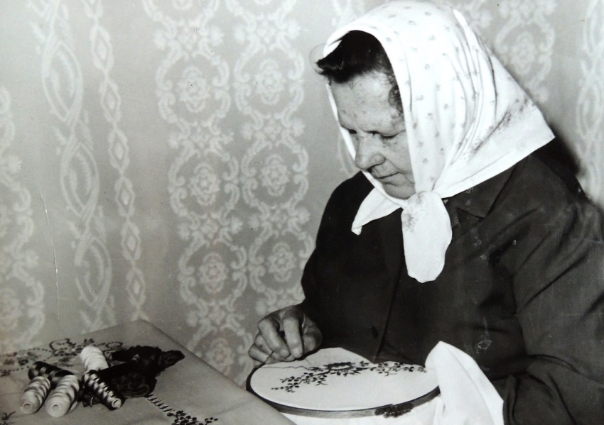 Matka Františka Holišová v 60. letech. Zdroj: Archiv pamětnice