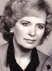 Marie Horáková, manželka Jiřího Horáka, na fotografii z podnikového průkazu ze 70. let. Zdroj: archiv pamětnice