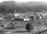 Pohled na ubikaci roty u zaniklé vesnice Stary Pochr, pohled z pozorovatelny
