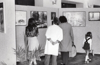 Výstava obrazů Pavla Alexandra Taťouna v Lošticích, 1979. Zdroj: archiv pamětníka