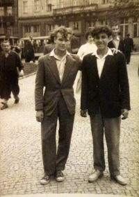 Vladimír Kovář (vpravo) na dobové fotografii 