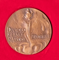 Pamětní medaile ke 100. výročí otevření Národního divadla