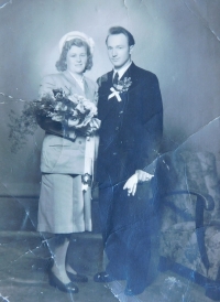Wedding photo of Božena and Bohumil Hrubý from the year 1952