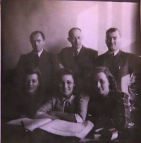Úrazová pojišťovna, pracovníci likvidačního oddělení, 1948