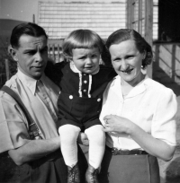 S rodiči v roce 1942