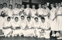 1957, maturitní foto, pamětnice 3. zleva nahoře