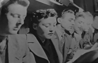 Loutkové divadlo ve škole na Korábu, mluvící herci, Miloš a Naďa zleva