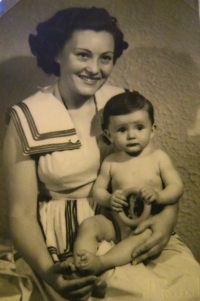 Naďa s dcerou Naďou 1953