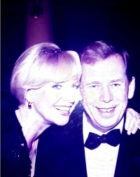 Pamětnice s Václavem Havlem, 90. léta