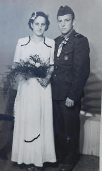 Sestra Herta s manželem Ginterem