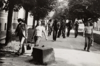 Happening s názvem Take Leave off. Františkovy lázně, 1977