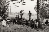 Happening s názvem Take Leave off. Františkovy lázně, 1977