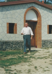 Undated, the witness in front of his wine cellar in Vrbice