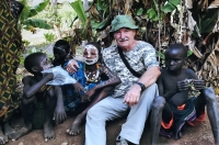 S dětmi z kmene Surma, Afrika