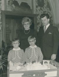 Marie Hrudníková with her husband and daughters