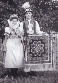 1934, witness and Tomáš Šalé at a feast