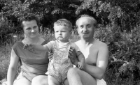1961 Tomáš Svoboda s rodiči