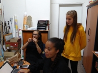 Studenti při nahrávání