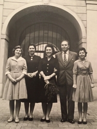 Rodinné foto na promoci