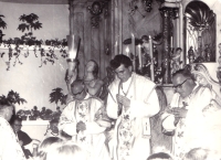 70. léta - P. Damborský jako kazatel vlevo