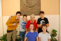 Libuše Bílá se studenty z projektu Příběhy našich sousedů