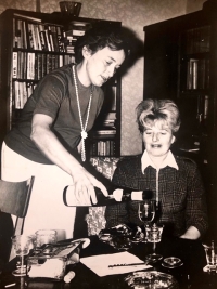 Helena Němcová s přáteli