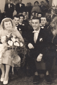 A marriage, Anna Regecová; 1958