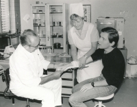 Pamětník a maminka - zdravotní sestra, okolo roku 1985