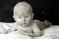 Jiří Langer as a baby in Adamov in 1936