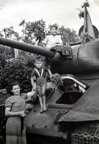 Jiří Langer / end of the war / on a Soviet tank / Prague / May 1945