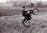 Jan Hlach při tréninku na motorce
