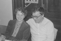 Pamětník Jiří Kvapil a jeho manželka Zdislava Kvapilová, rozená Raková, v roce 1990
