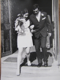 Novomanželé Stejskalovi, 1972